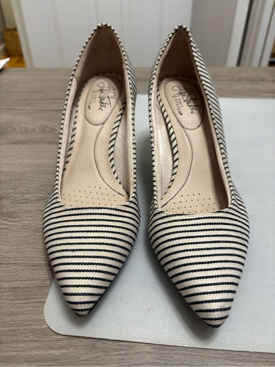 Life Stride Shoes - Life Stride Cream and Black Striped Pointed Toe Heels